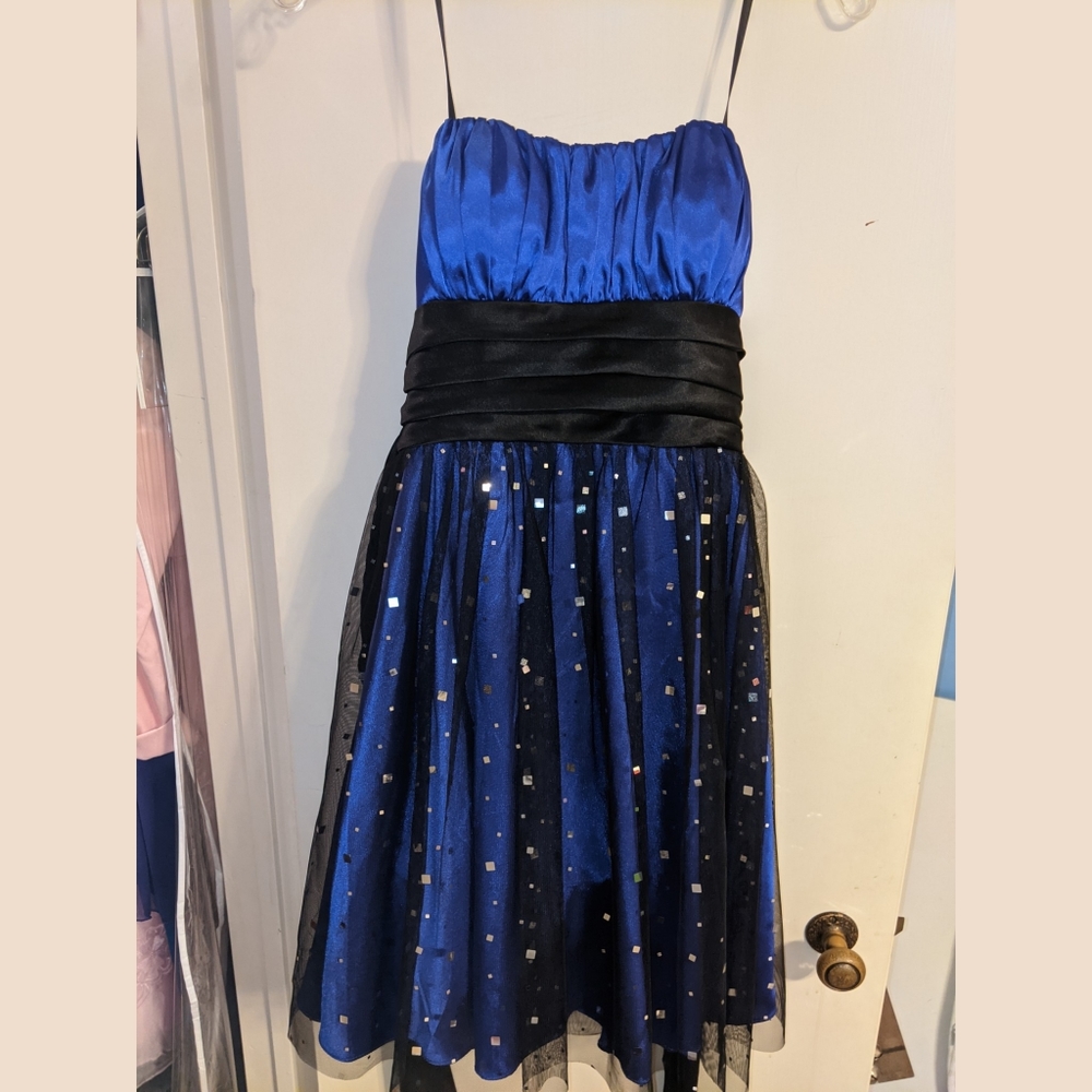 Blondie Nites Short Prom Dress